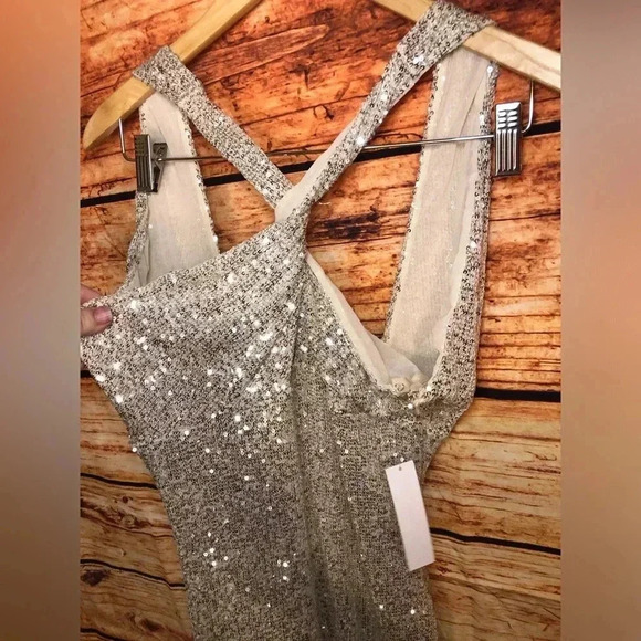 ❄️🪩Sequin Keyhole Gown 🪩❄️ NWT - Picture 9 of 16